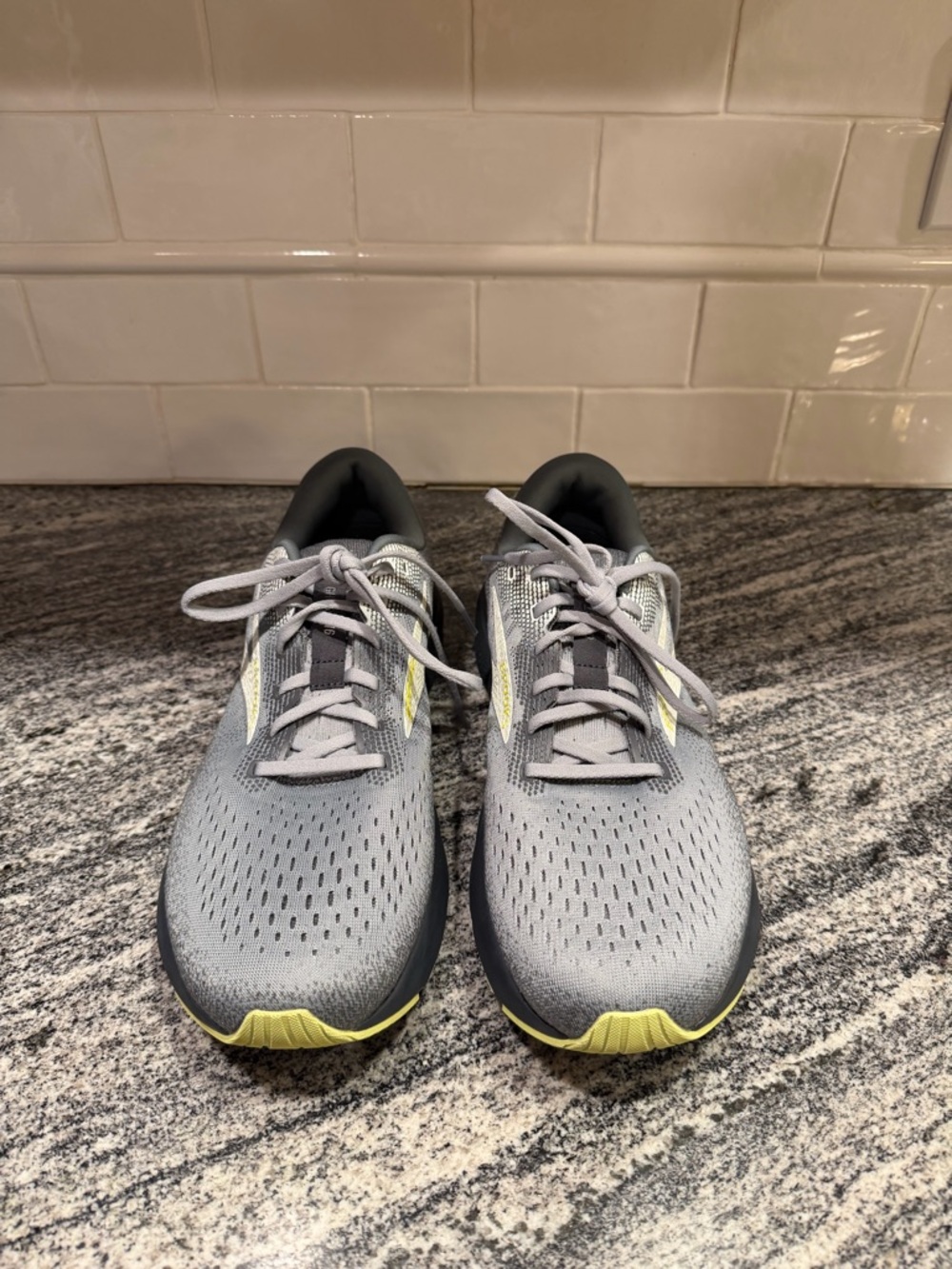 Men’s Brooks Ghost 16 Size 12.5 Wide/2E - Picture 2 of 10